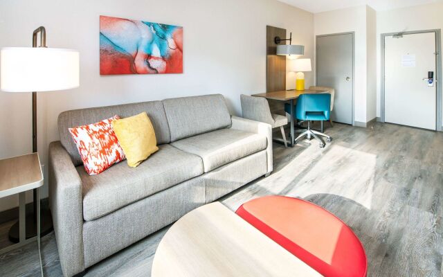 Comfort Suites London