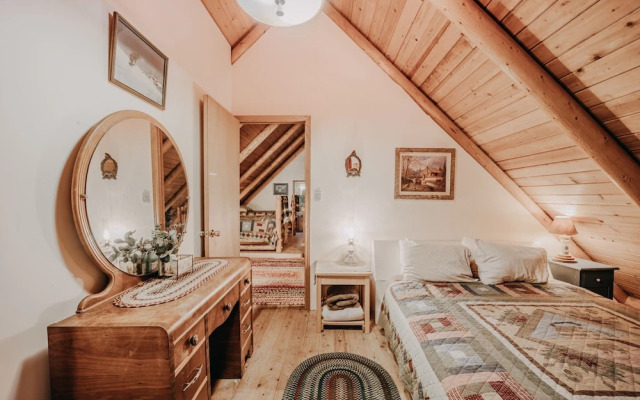 Baker Rim Cabin 17 - A Rustic Family Cabin With Modern Features