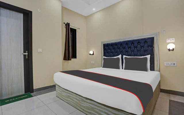 Collection O 70198 Metro View Ashok Vihar