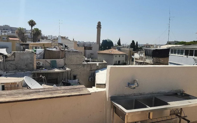 Designed Jaffa Haven with Rooftop by Sea N' Rent