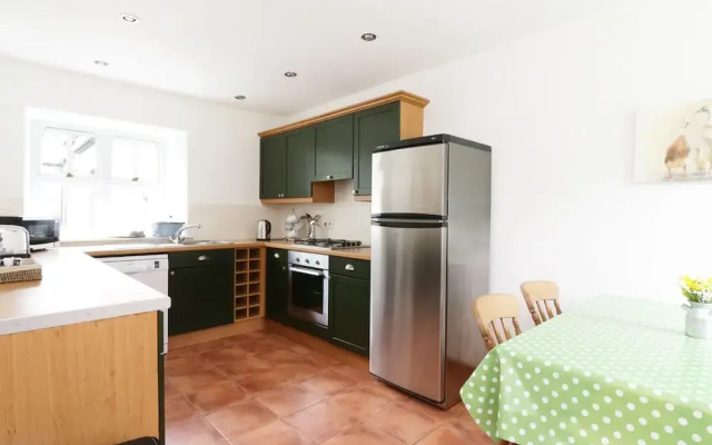 Dunnottar Woods House