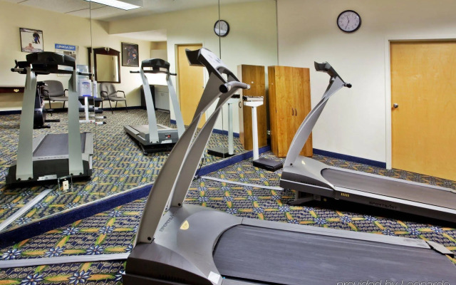 Holiday Inn Express Hotel & Suites by IHG