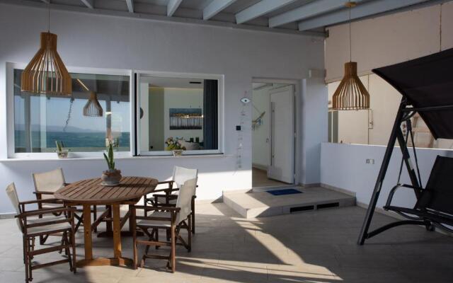 Kyma Seafront Suite by Estia