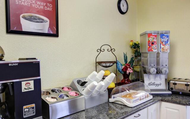 Econo Lodge San Marcos University Area