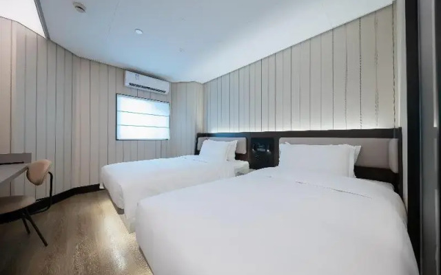 Hanting Hotel Shanghai Xujiahui Caobao Road Metro Station