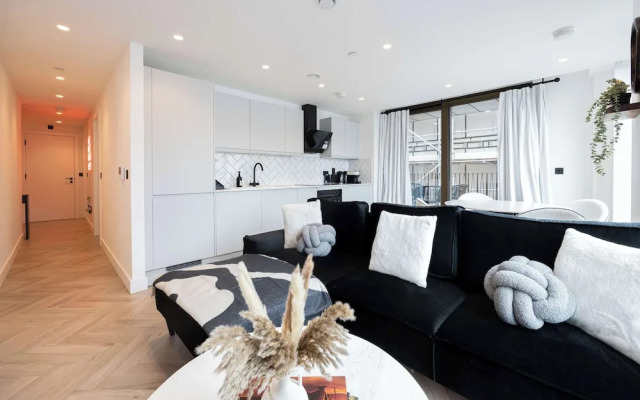 Supernova Suite City Views
