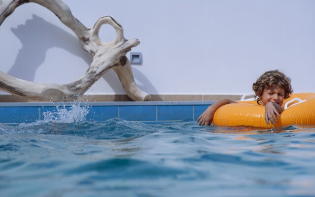 Aelia Apartments & Suites