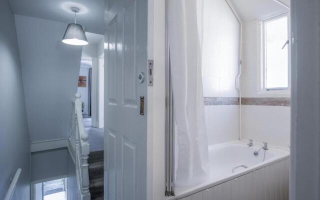 Langland Road - 2 Bedroom Town House - Mumbles