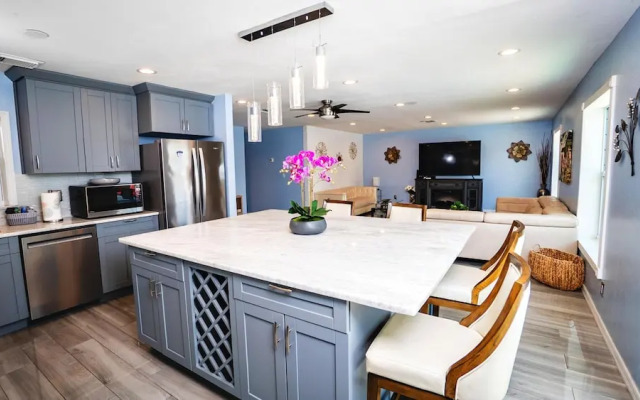 Fun Pool Relax16miles Bushgarden