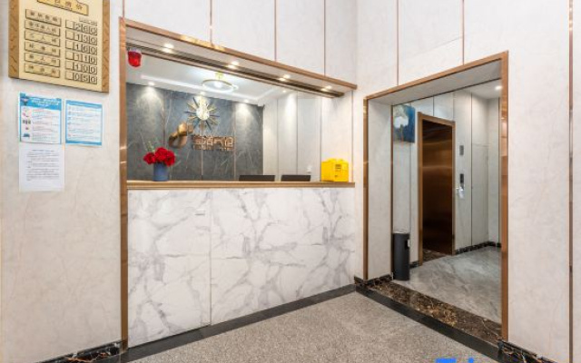 Yingjie Collection Hotel (Zibo Aluminum City Shopping Center Shandong Aluminum Vocational College)