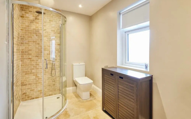 Host Stay Bristol Avenue