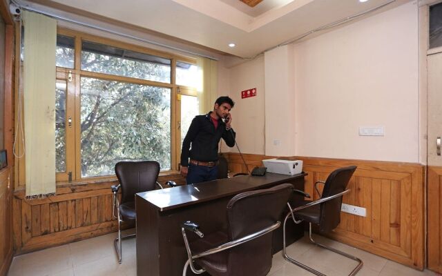 OYO 10216 Hotel UK Retreat