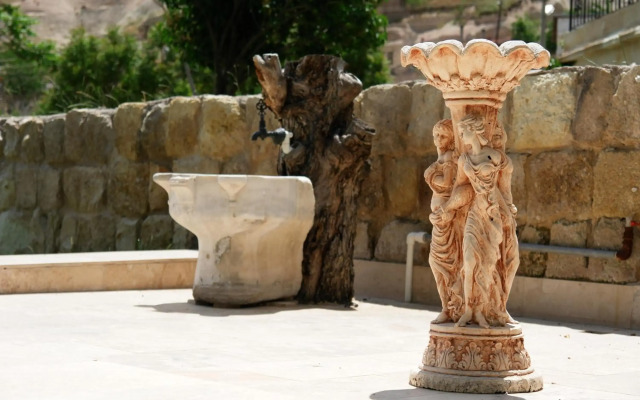 Melis Cave Hotel