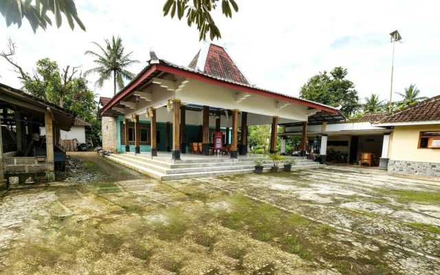 OYO Homes 91119 Desa Wisata Brajan