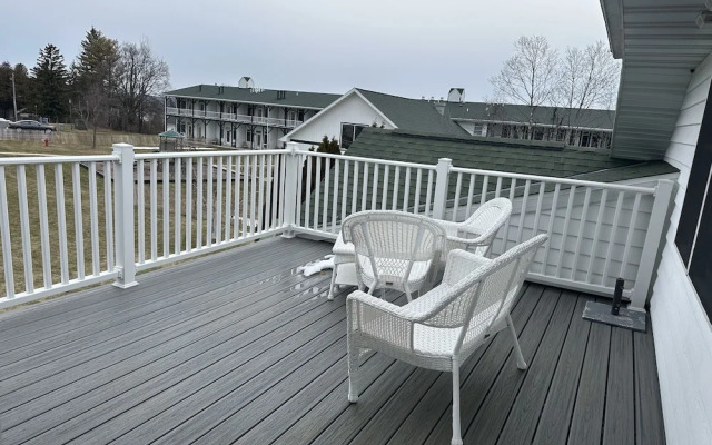 Birchwood Lodge