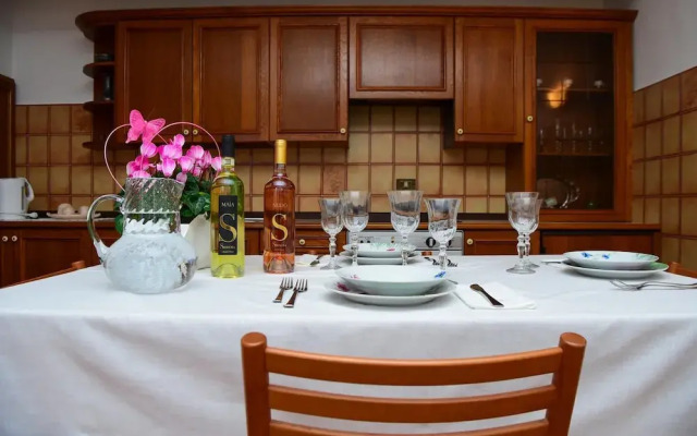 Ca Bearly in Nesso With 1 Bedrooms and 1 Bathrooms