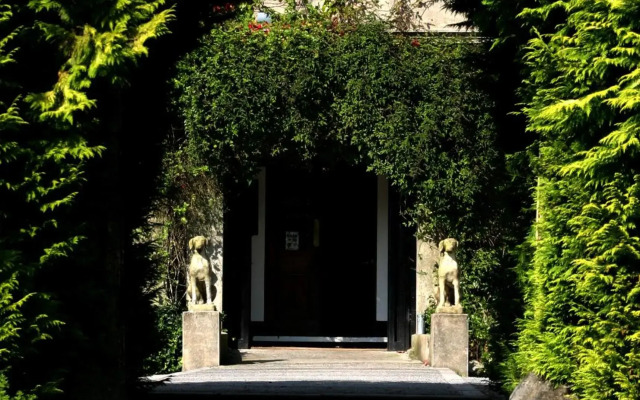 Ty Newydd Country Hotel