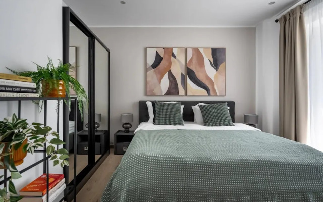 Chic & Central 3BR Retreat in the Historic Center