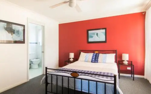 1/54 Parkes, Airconditioned