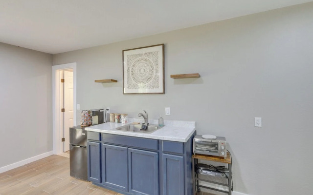 Pet-Friendly Temple Guest Suite!