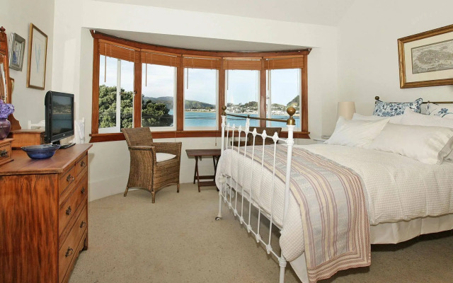 Beachfront Wellington Bed and Breakfast