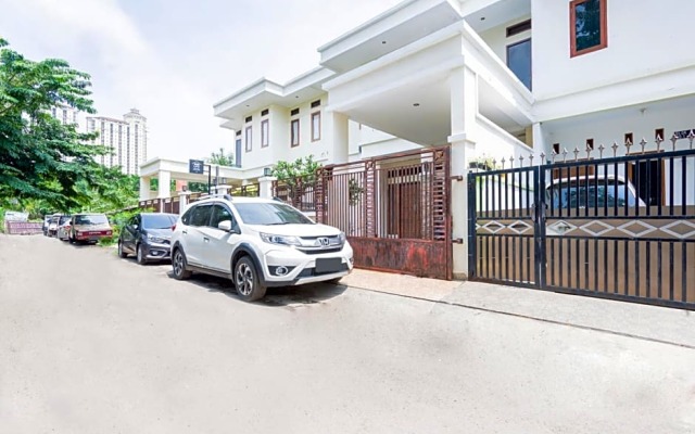 OYO Life 3451 Kost Shavero