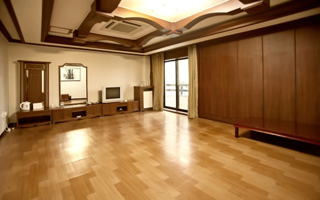 Gunsan Riverhill Hotel