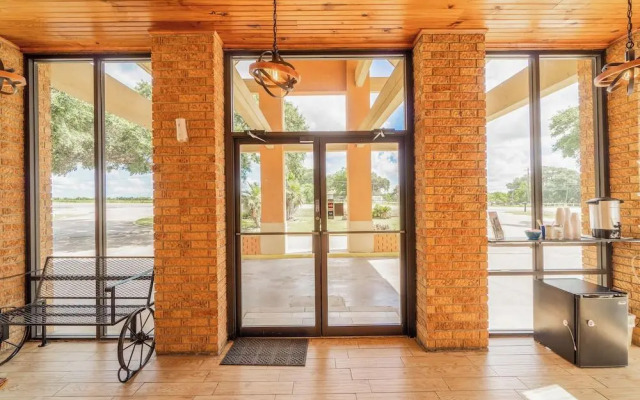 River Valley Motor Inn