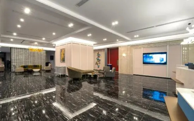 McQueen Hotel