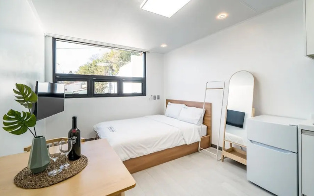 Yeosu Nangmanstay Pension