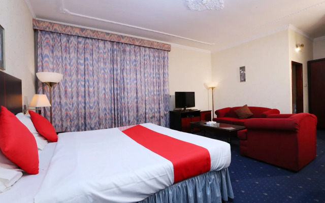 OYO 112 Semiramis Hotel