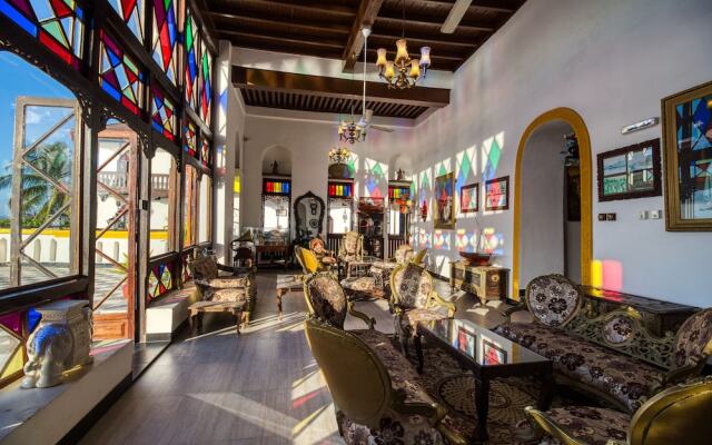 Tembo House Hotel