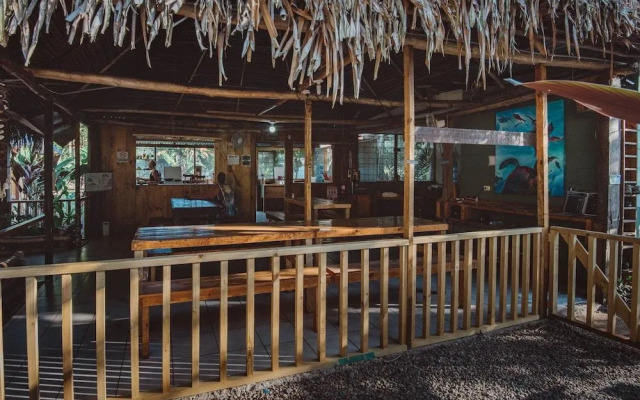 Drake Bay Backpackers