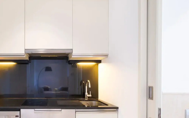 LUX The JW Marina Studio 2