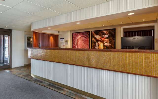 Best Western Plus Oswego Hotel and Conference Center