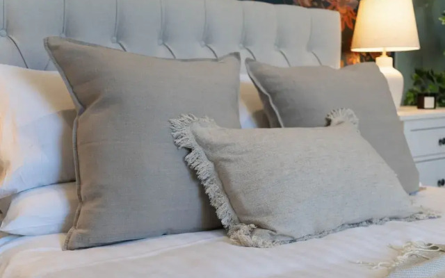 Host Stay Round Hill Apartment