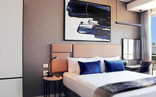 Katherine Street Luxury Apartment