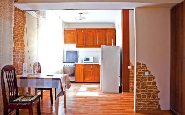 Lessor Apartments