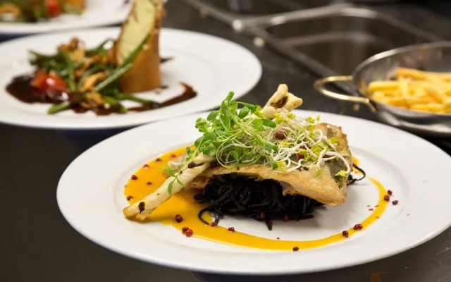 Maien Hotel & Restaurant