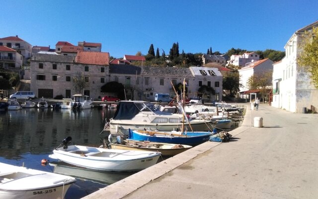 Studio in Sumartin, With Wonderful sea View, Furnished Balcony and Wif