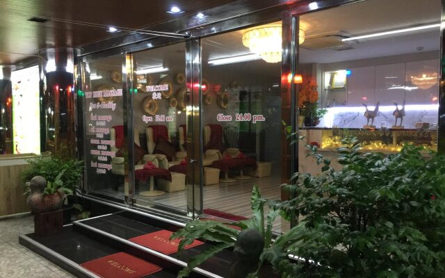 Top High Airport Link Hotel
