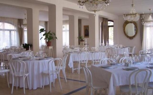 Hotel Pirosmani