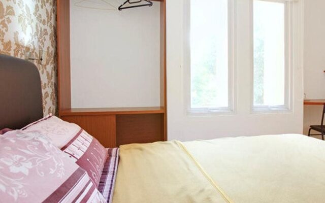 Aryani Suites