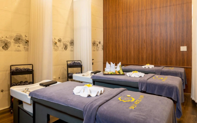 Hue Crown Boutique Hotel