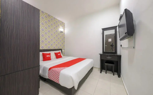 OYO 89497 Dream Nur Hotel