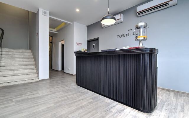 OYO Townhouse 044 Sector 14 Gurugram