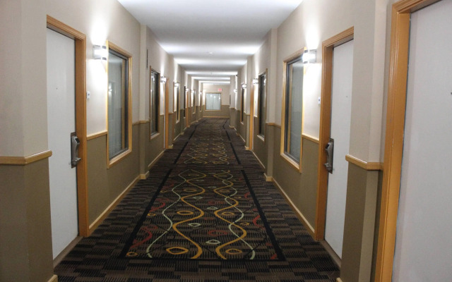 Cardinal Inn & Suites