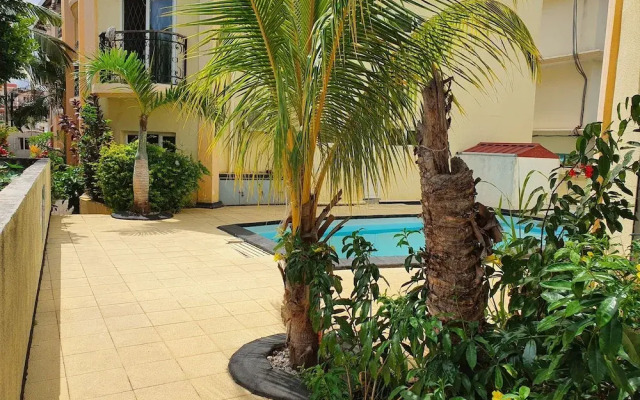 Captivating 3-bed Apartment in Flic en Flac