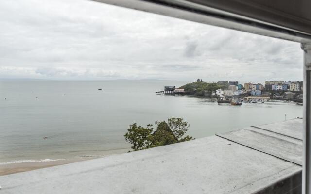 North Beach Heights - 3 Bedroom Penthouse - Tenby