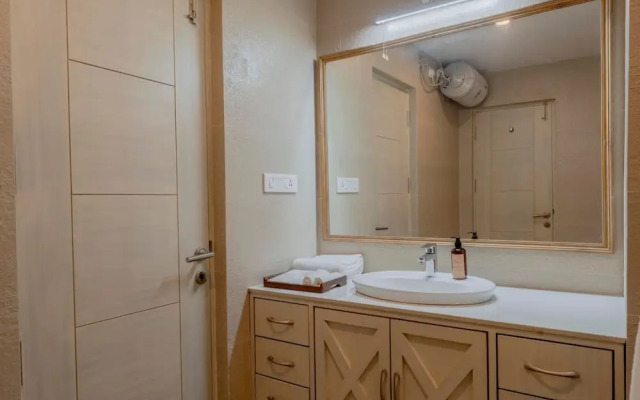 1BR Apt in Candolim With Pool 5 Mins From Beach